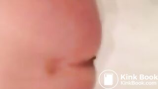 Girl pooping - video 643