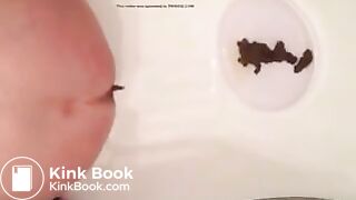 Girl pooping - video 643