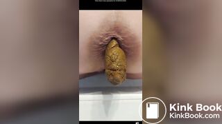 Blonde MILF with a hot lickable bumhole pooping