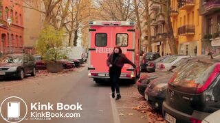 Bigheads woman desperate for a shit