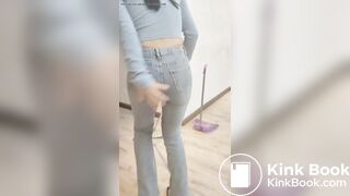 美女牛仔裤兜