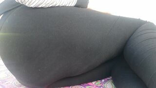 Ragazza italiana curv si fa la cacca addosso