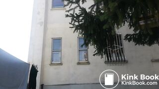 Ragazza italiana curv si fa la cacca addosso