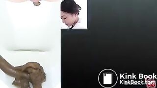 Japanese Girl pooping - video 3