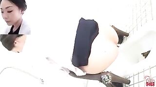 Japanese Girl pooping - video 3