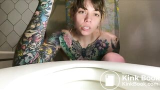 Girl shits on the toilet