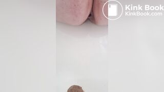 Quick shit in bathtub