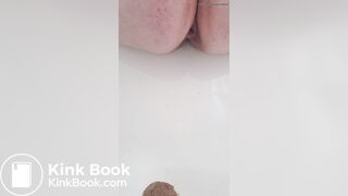 Quick shit in bathtub