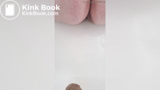 Quick shit in bathtub