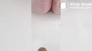 Quick shit in bathtub