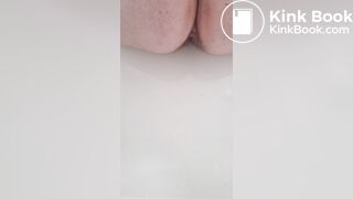 Quick shit in bathtub