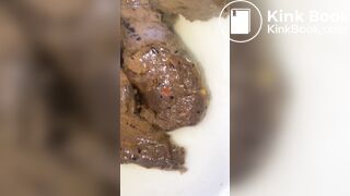 Front view pooping - video 2