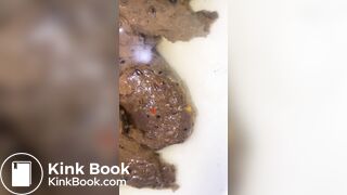 Front view pooping - video 2