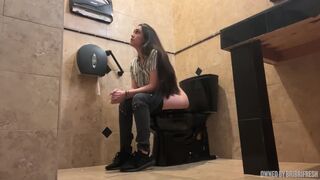 Influencer poops fast in public toilet