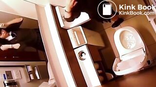 Uncensored toilet voyeur, nice close ups