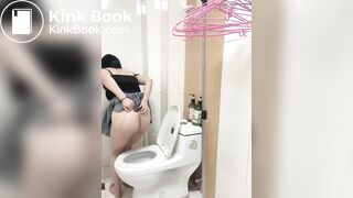 diarrhea in the toilet