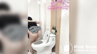 diarrhea in the toilet