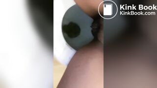 Ebony thot pooping again