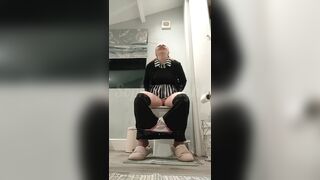 Sexy girl pooping on toilet - video 16