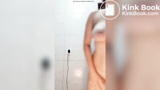 Gostosa brasileira cagando 14