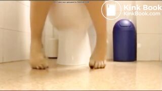 Hot girl need to shit scene