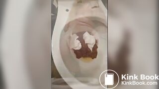 milf with big ass takes a big shit after two days