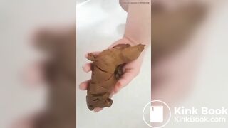 Girl shit on her finger
