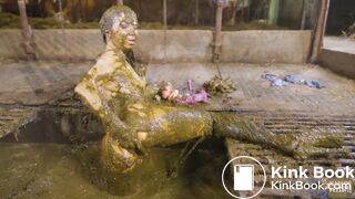 manurefetish Kaitlyn ...