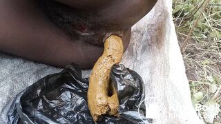 African girl take a huge dump
