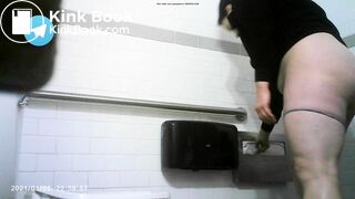 Voyeur Big ass milf shitting soft in toilet