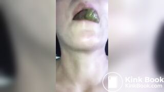Having a poo in her mouth during intercourse..