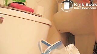 creamy poop in a white plastic bag