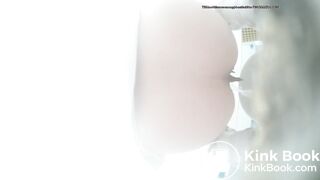 Chinese woman diarrhea20