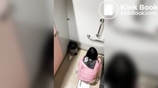 Asian cutie pooping
