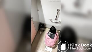 Asian cutie pooping