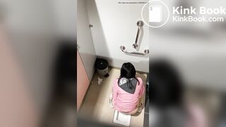 Asian cutie pooping