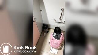 Asian cutie pooping