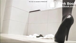 pooping - video 734