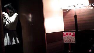 beauty poop voyeur