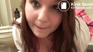 this girl with a fat ass poops for us