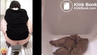 Cute girl pooping - video 3