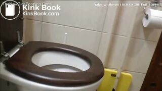 Girl pooping - video 493