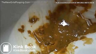 Girl pooping - video 493