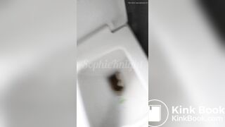 Hot girl pooping on toilet - video 5