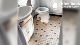 Pooping ın container