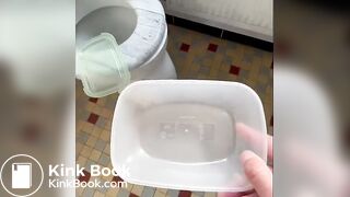 Pooping ın container