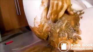 Scat Pussy Fisting - video 2