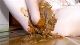 Scat Pussy Fisting - video 2