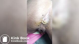 Cutie teases her shitty asshole - video 2