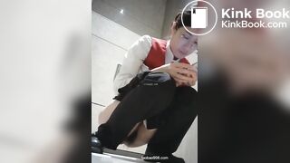 Chinese girl pooping - video 196